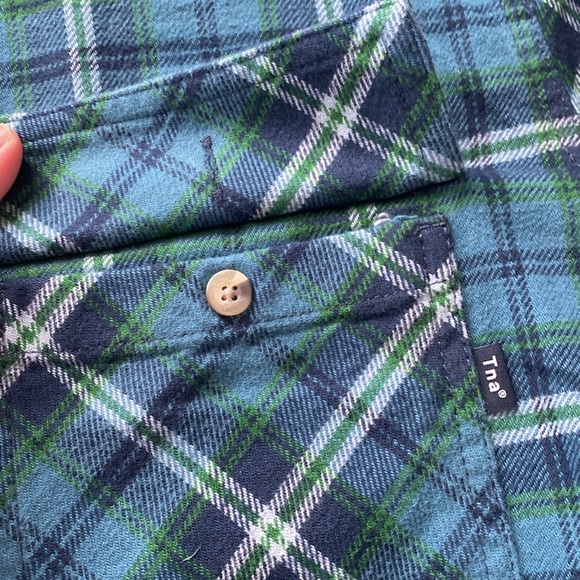 TNA green check shacket with front pockets. Size small in excellent condition - Picture 9 of 9